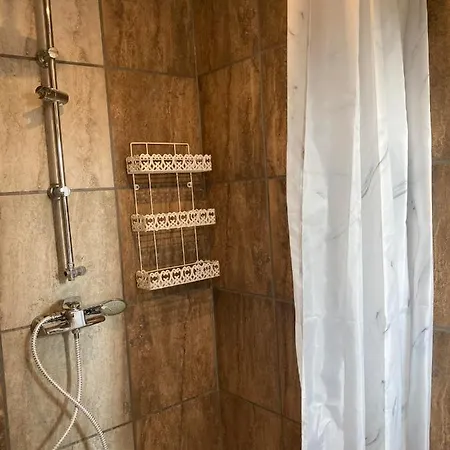 Apartment Hubane Korter Kesklinna Laheduses Parnu