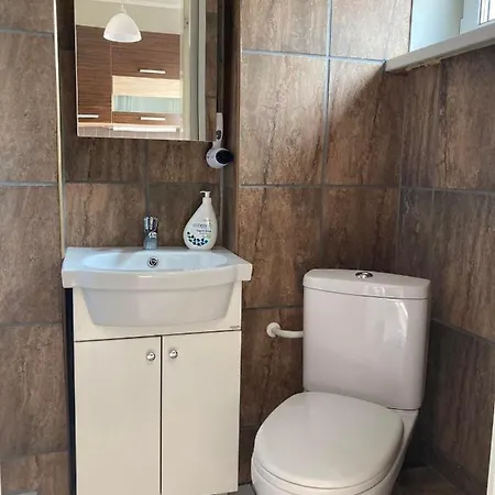 Apartment Hubane Korter Kesklinna Laheduses Parnu
